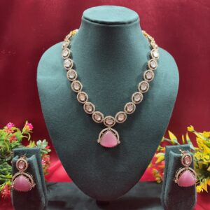 Royal Necklace Set With Timeless Monalisa Charm