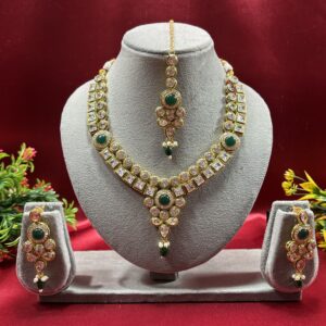 Beautiful Bridal Kundan Necklace Set